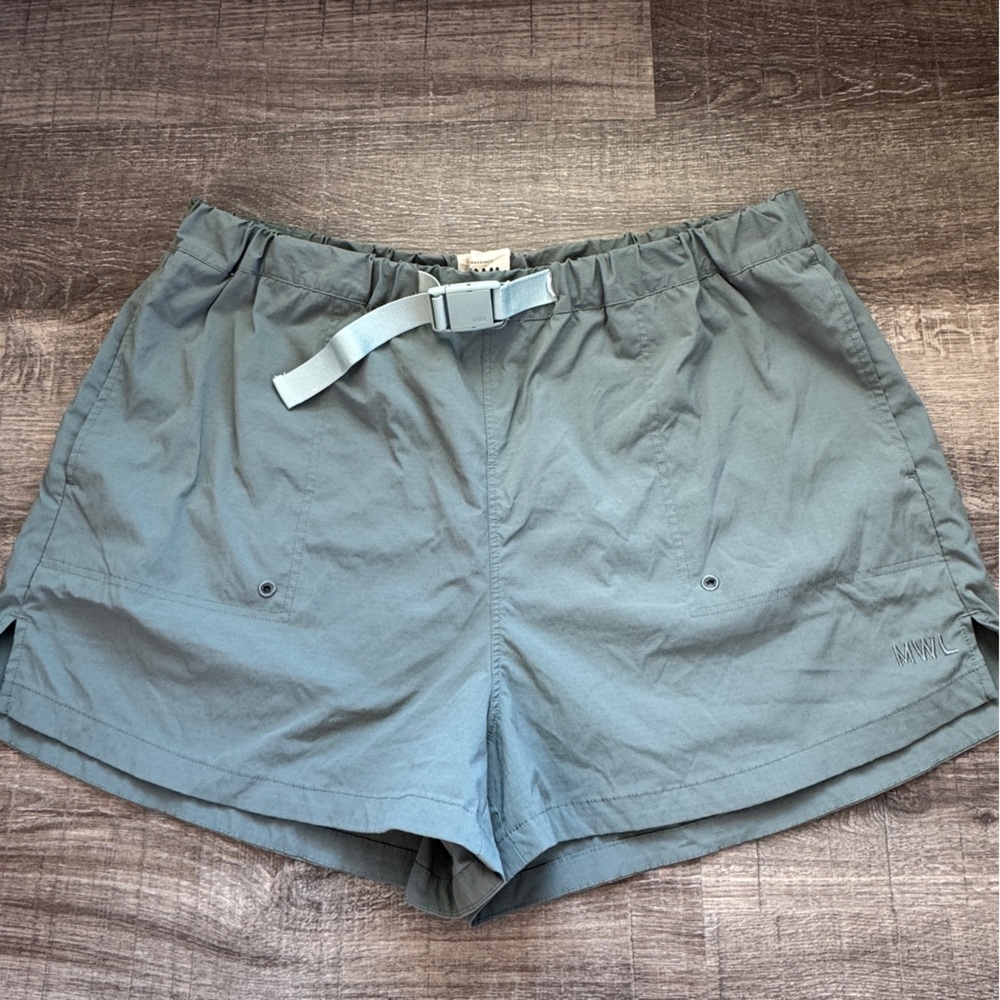Madewell Women's Athletic Shorts in Sage Green